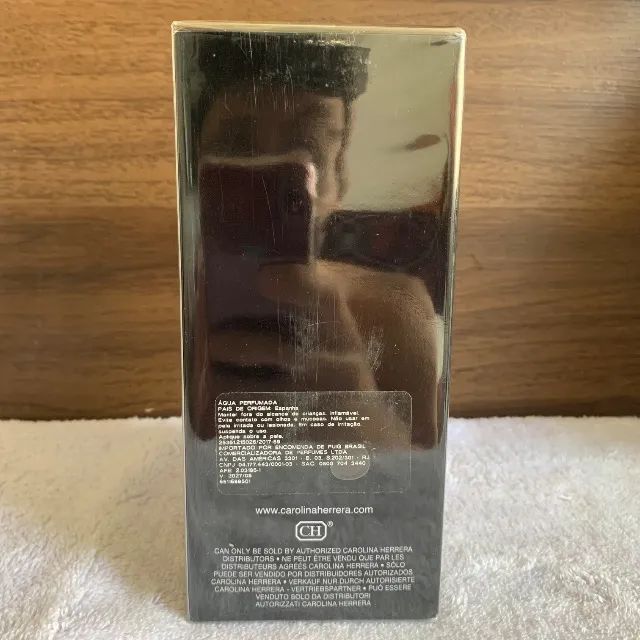 Perfume 212 VIP Black Eau de Parfum 200ml - Com Selo Adipec - Foto 3