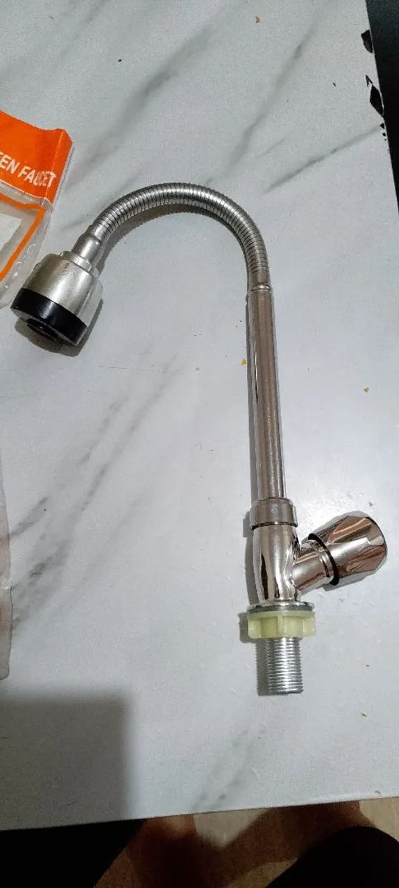 Vendo torneira de pia Nova 