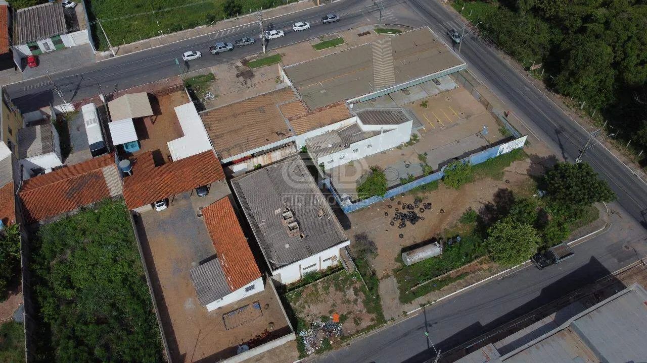 Imóvel comercial com terreno de aproximadamente 900m² no bairro Porto - Foto 2