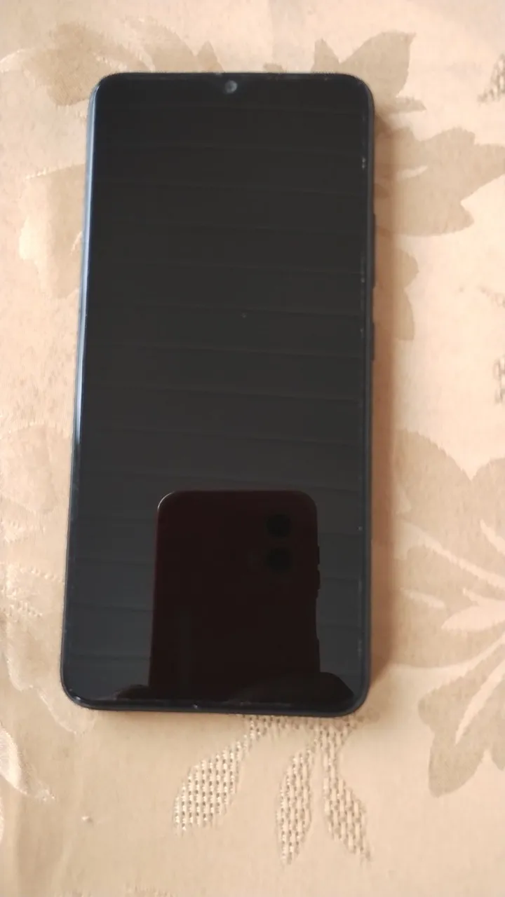 Smartphone em excelente estado, pronto para uso.