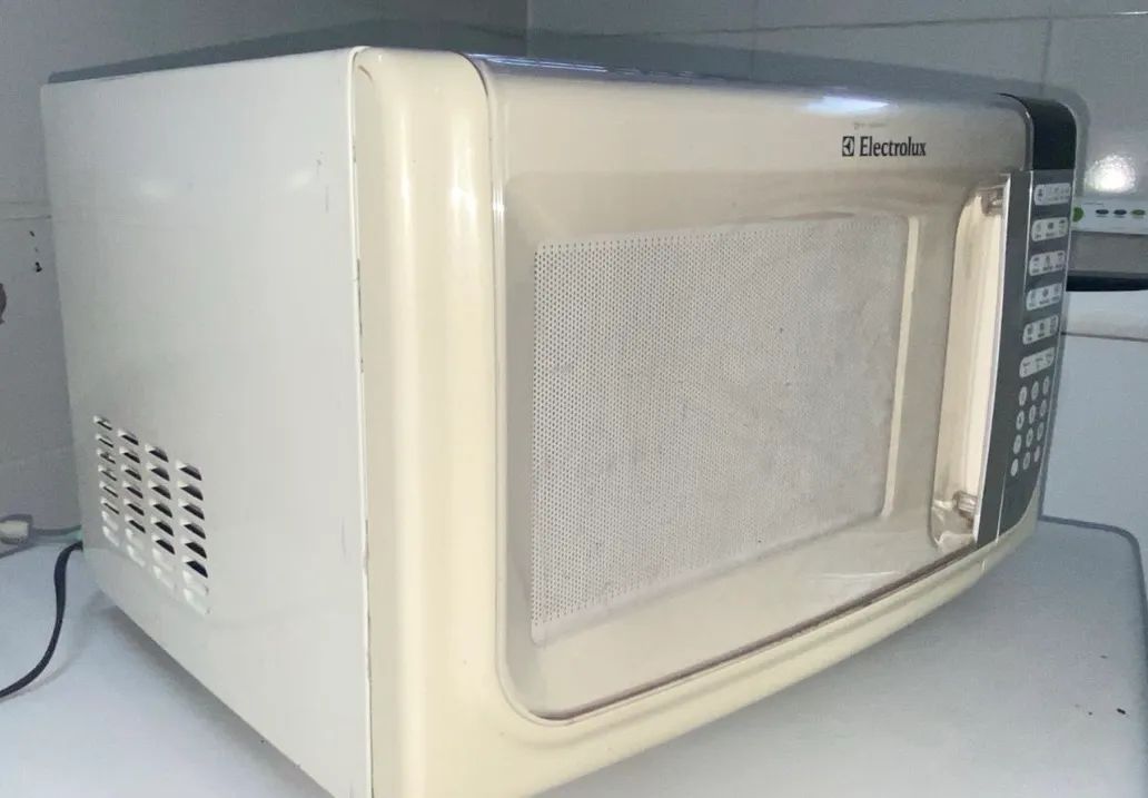 Microondas Electrolux  31L  127v - Foto 4