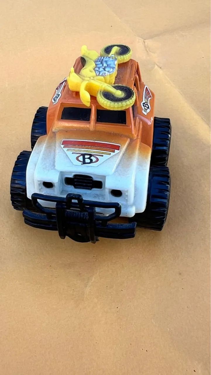 Carrinho  off-road 4x4 e fricção  - Foto 2