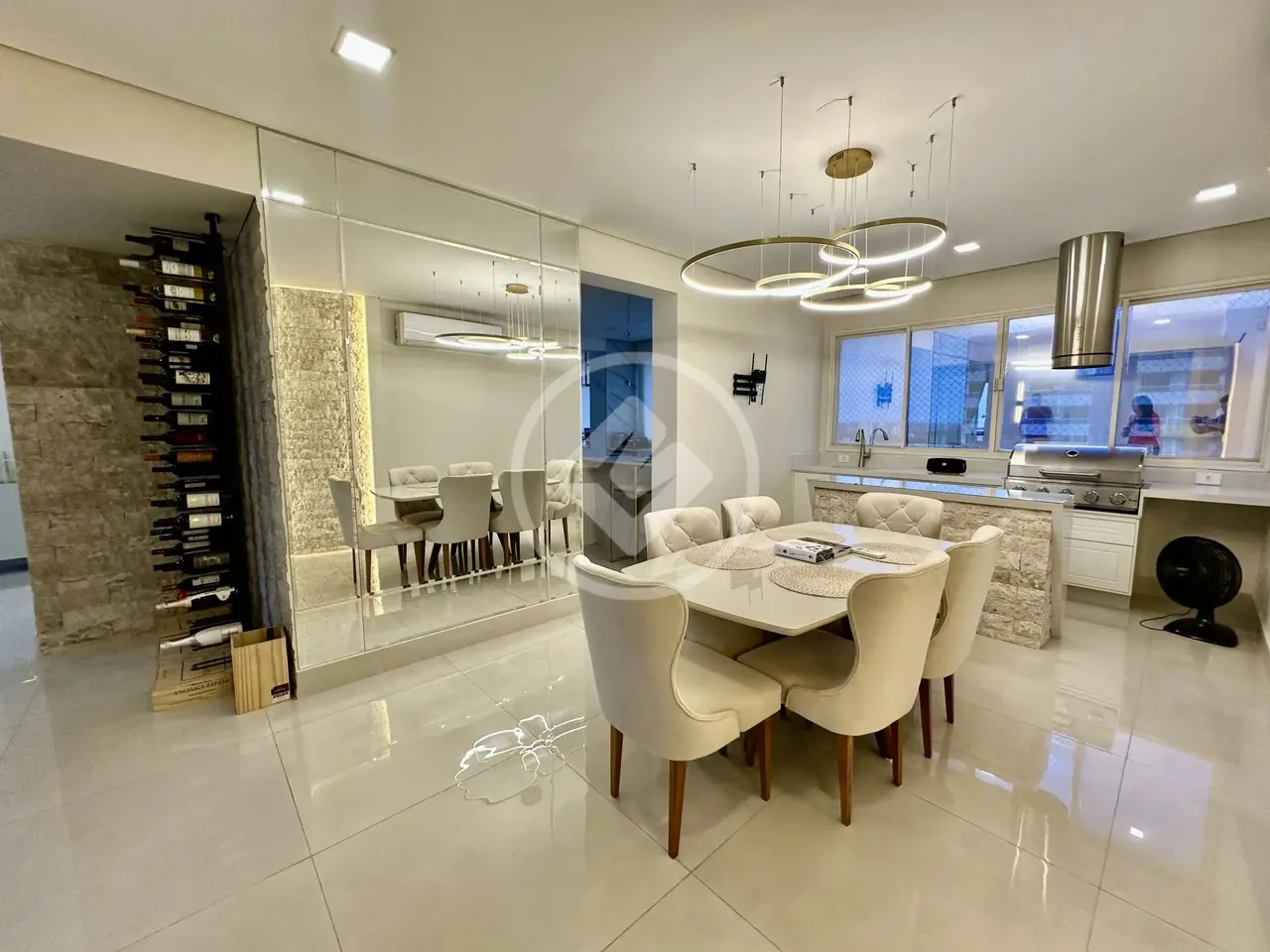 Apartamento Edf Saint Paul Residence Reformado Três quartos + sala de TV na Avenida do CPA