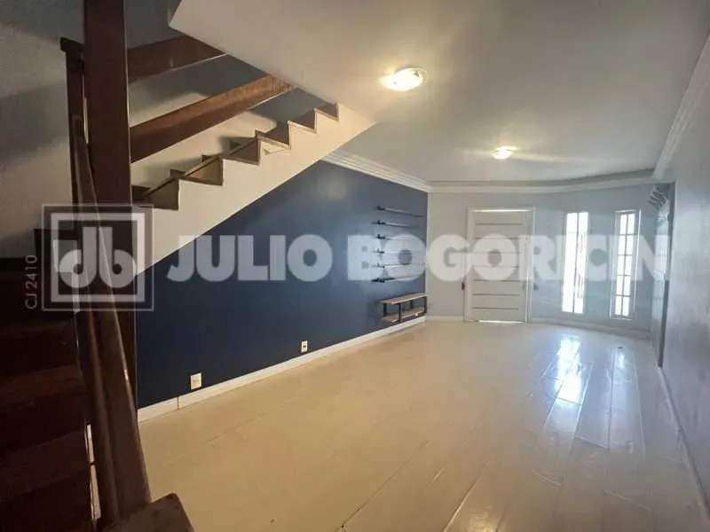 Ilha do Governador - Jardim Guanabara - VENDA - Casa Triplex - 3 Quartos (3 Suítes) - Vara