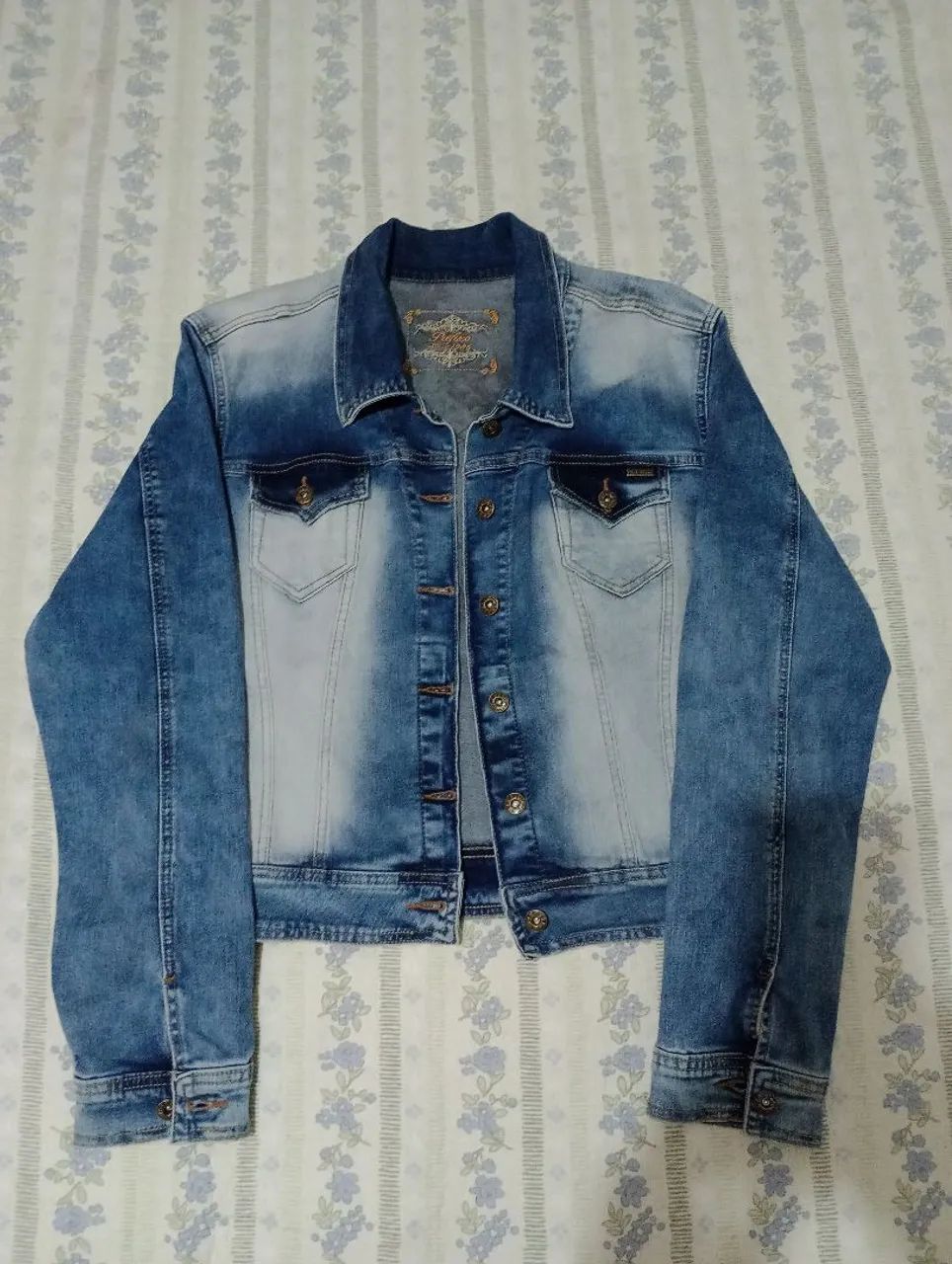 Jaqueta jeans com Lycra,com bolsos internos . - Foto 2