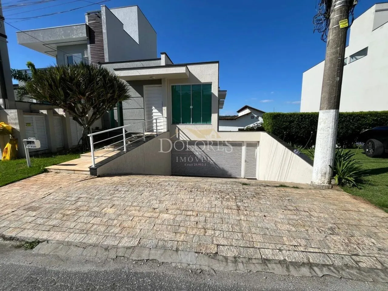 Bela casa com 3 suítes e piscina