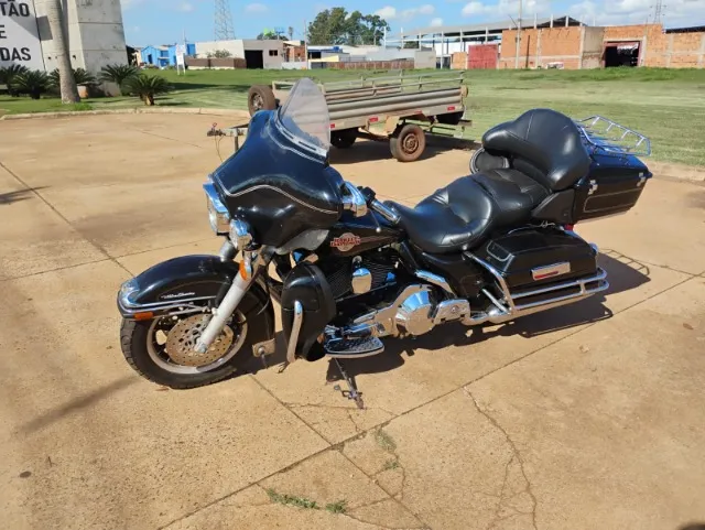 HARLEY-DAVIDSON FLHTCUI
