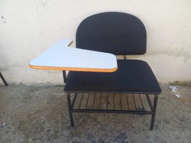 Cadeira para obeso com prancheta articulável 