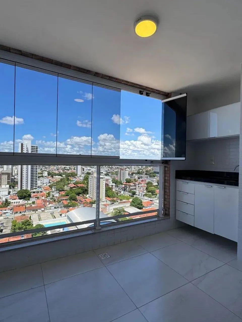 Estados - Vendo Apto. de 2 Quartos - Andar Alto - Armários Projetados - Varanda Gourmet -  - Foto 2