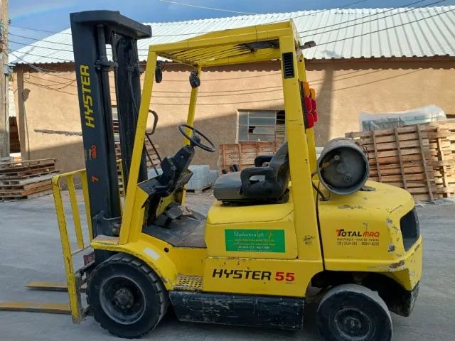 EMPILHADEIRA HYSTER ANO 2005 TORRE DUPLEX A GAS COM DESLOCADOR