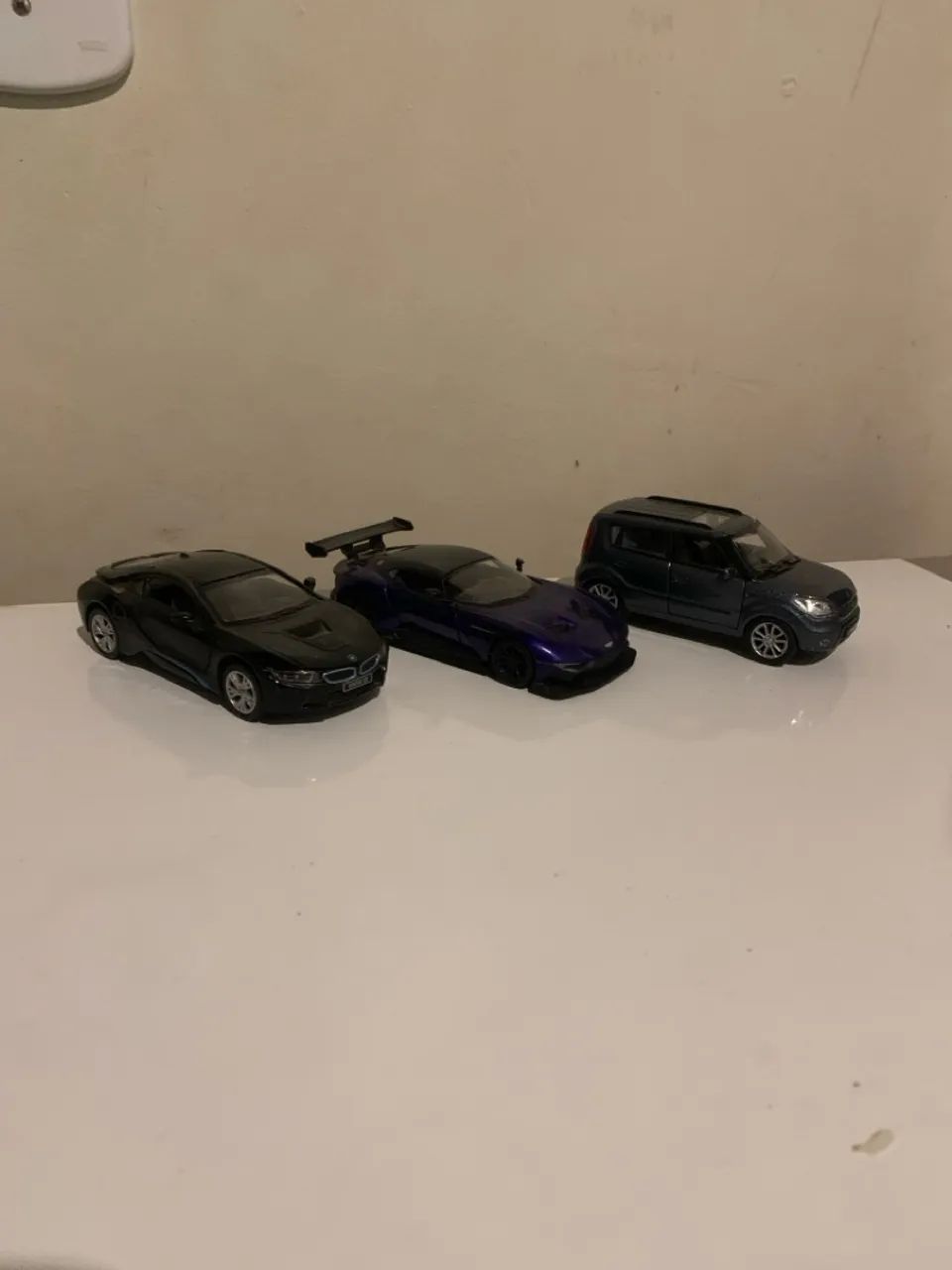 Carros de Brinquedo - BMW, Aston Martin e Kia Picanto - Foto 2