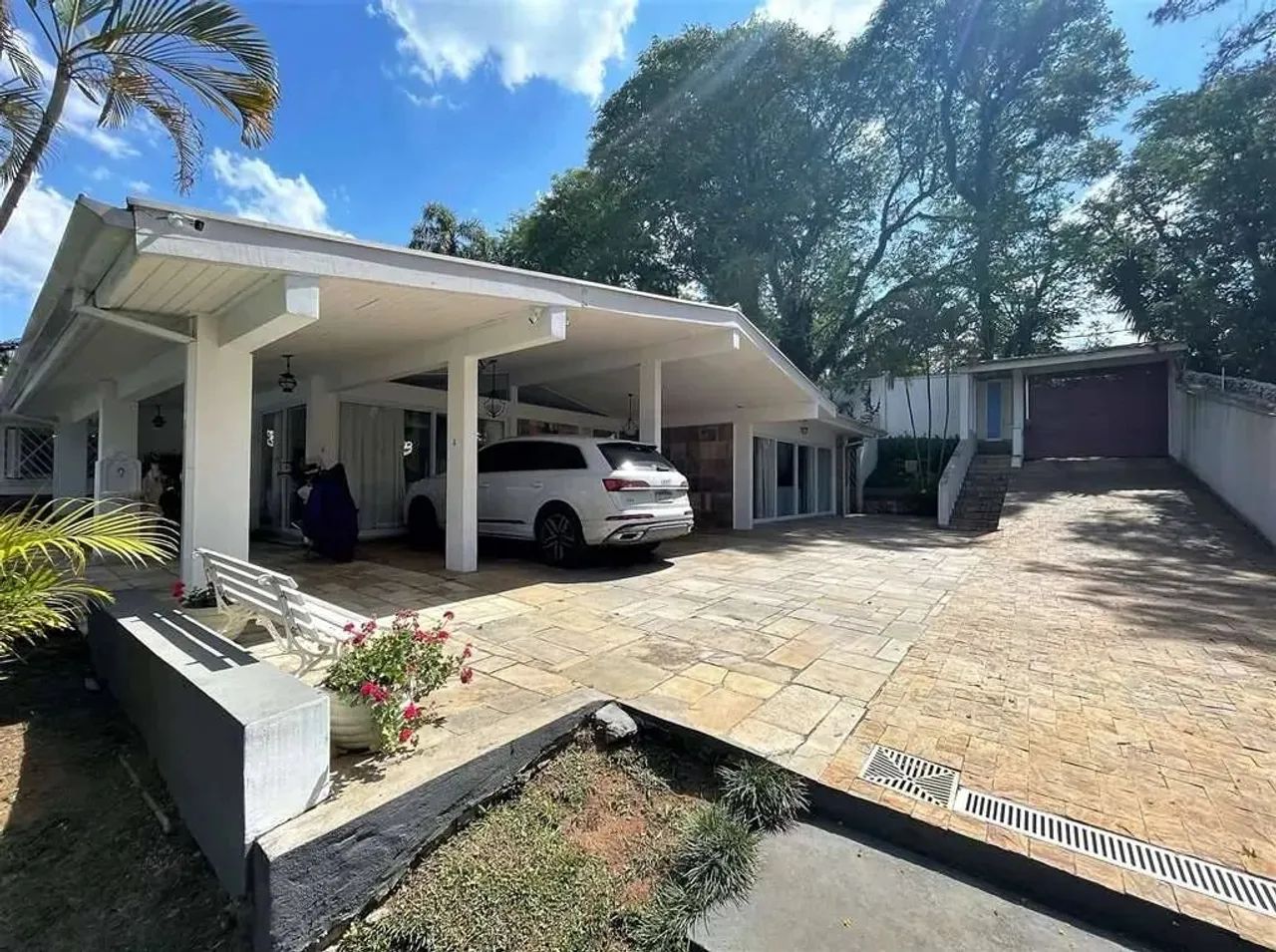 Casa Espetacular para Venda no Miolo da Granja Viana  Impecável, Completa e com Muito Char - Foto 4