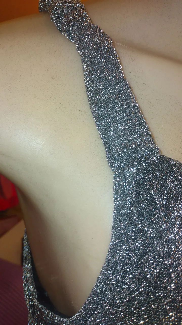 Vestido Prateado com Detalhes Drapeados - Foto 3