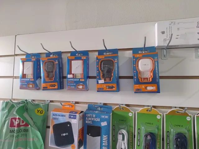PRODUTOS DE VARIEDADES CAIXAS SOM, CARREGADORES CELULAR, CABOS BARBEADORES ETC