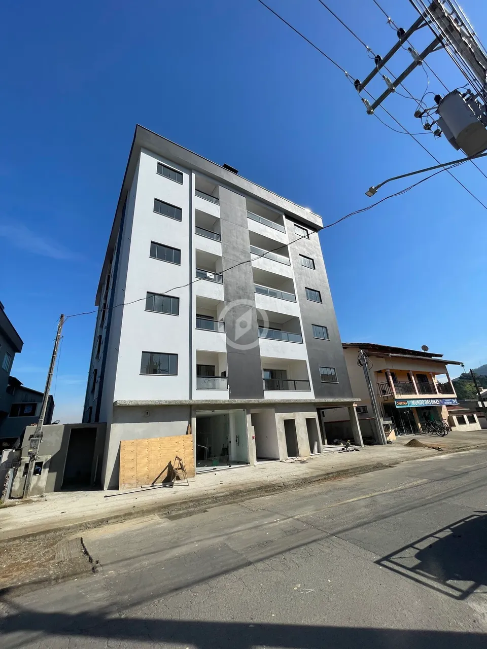 Apartamento Padrão de suíte + 2 quartos