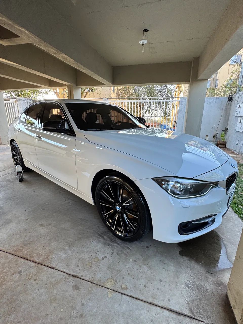 Jogo de rodas 19 BMW 2 talas pneus bons - Foto 2