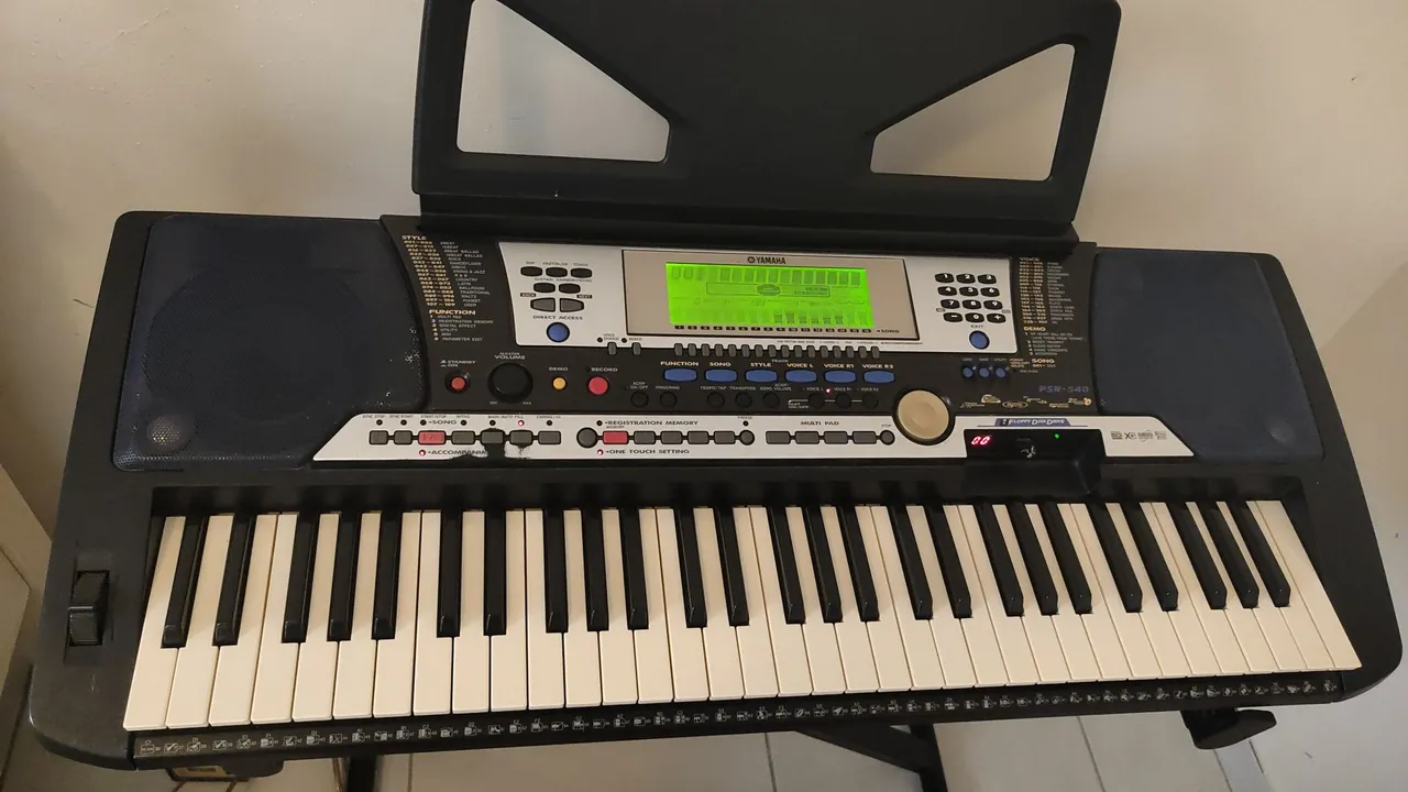 Teclado Yamaha PSR-S450