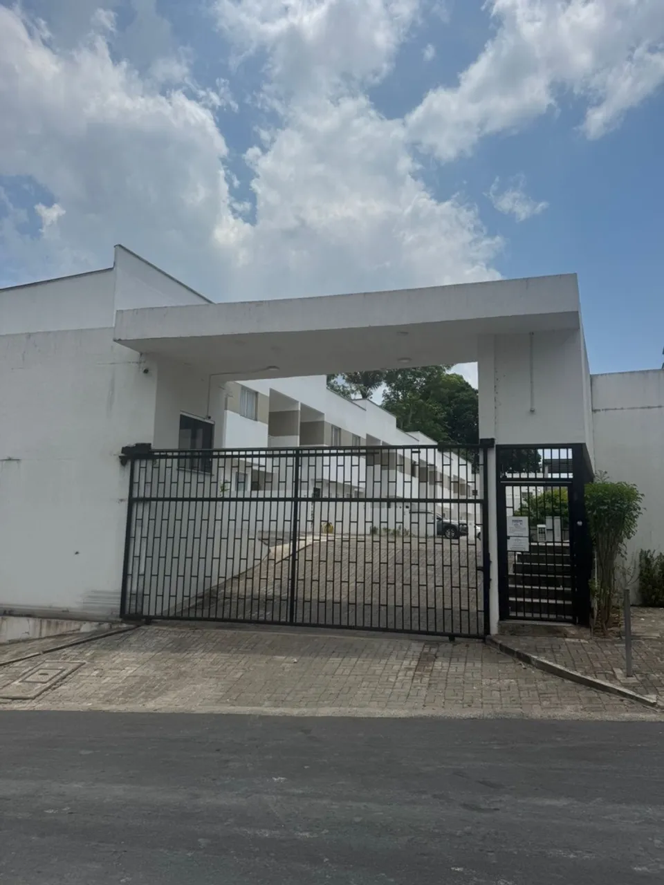 Casa Duplex em condomínio fechado para alugar 