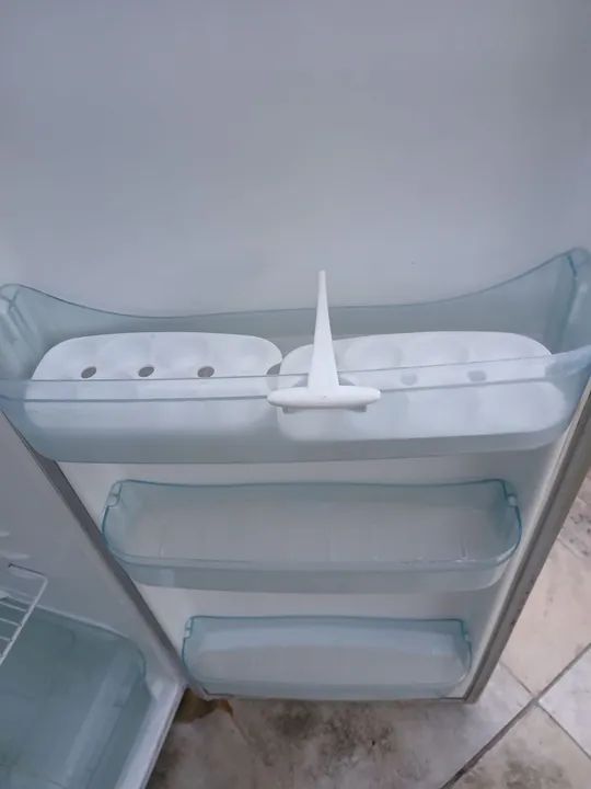 Geladeira eletrolux gelando ENTREGO  - Foto 5