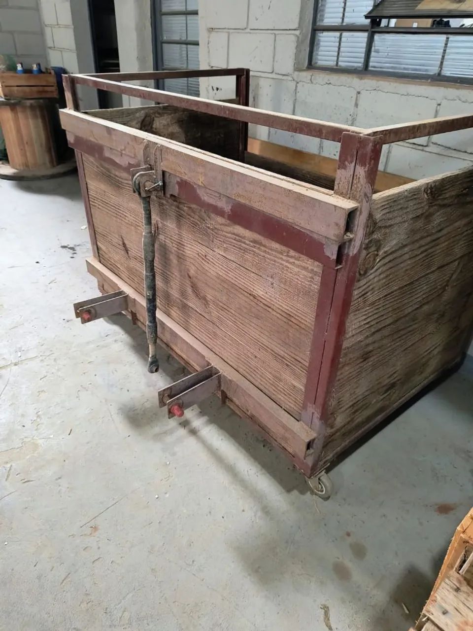 Vendo carreta de hidráulico para trator de médio a pequeno porte  - Foto 2