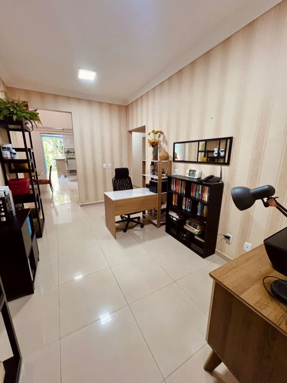Casa de Alto Padrão à Venda no Bairro Caçari - Foto 3