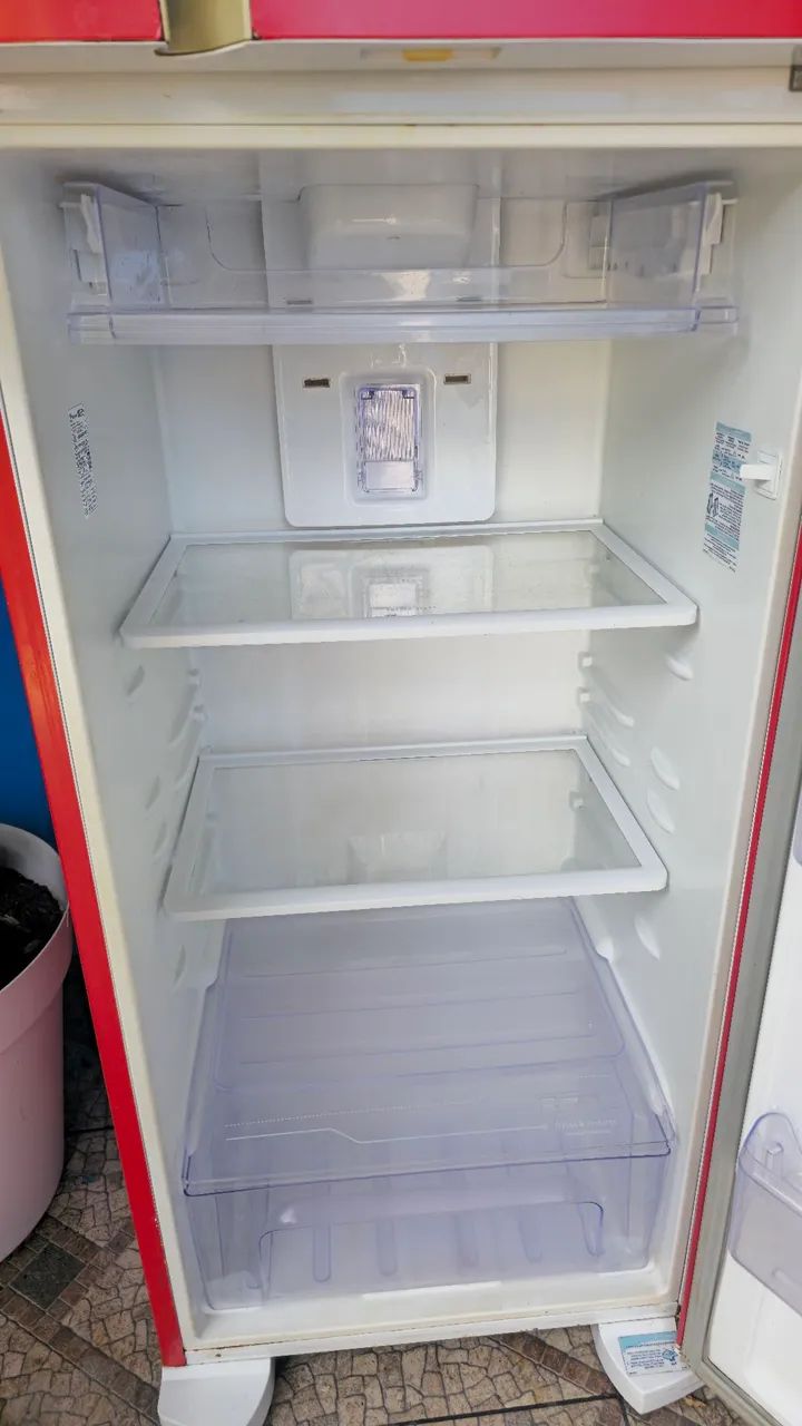 R$ 900 Geladeira Electrolux  - Foto 5