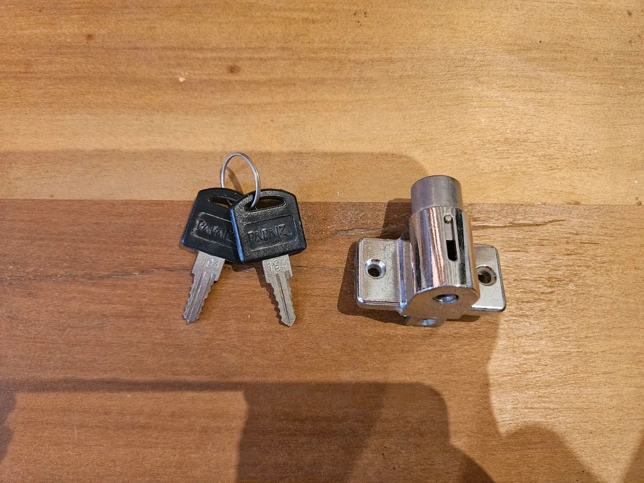 Fechadura  segurança  janela de correr Papaiz - NOVA - Foto 5