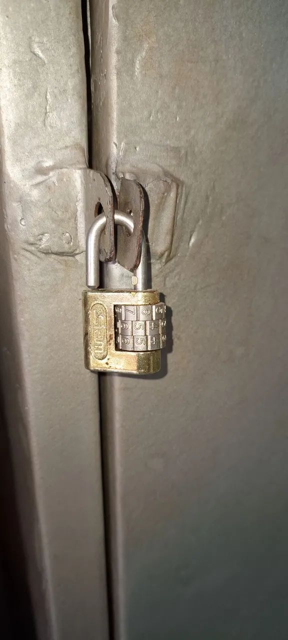 Armário de aço para armazenamento