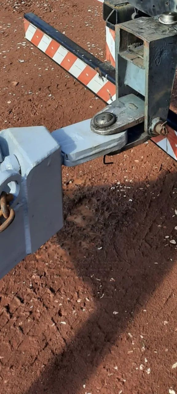 Carretinha reboque - Empilhadeira e mini maquinas - Foto 4