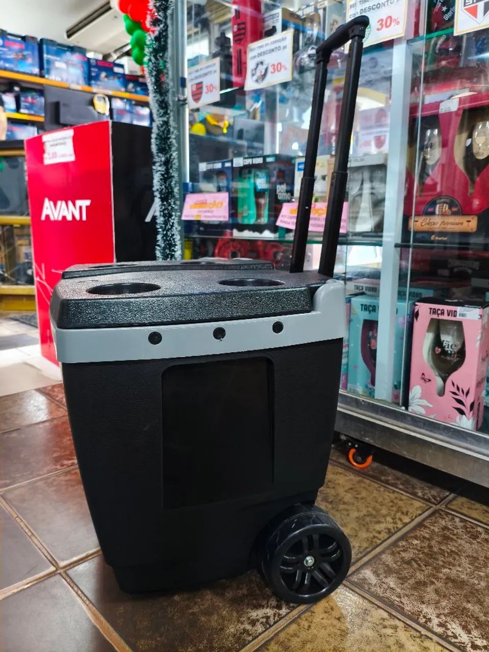 Caixa térmica Com Rodinhas  - Foto 5