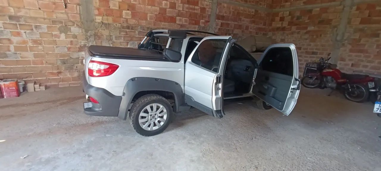 Fiat Strada Adventure1.8/ 1.8 Locker Flex CD 2015 - Foto 3