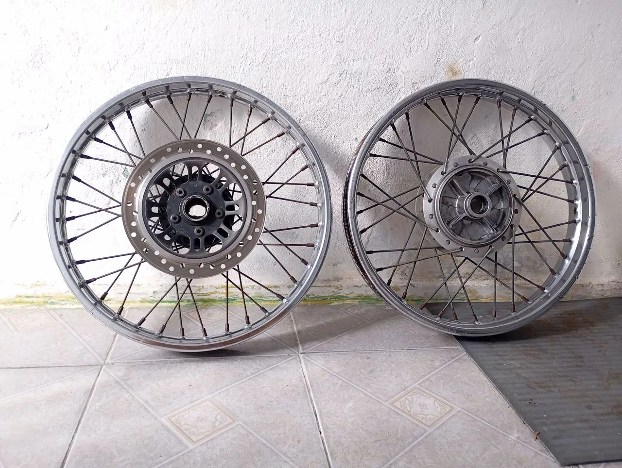 Roda em raiada moto 150