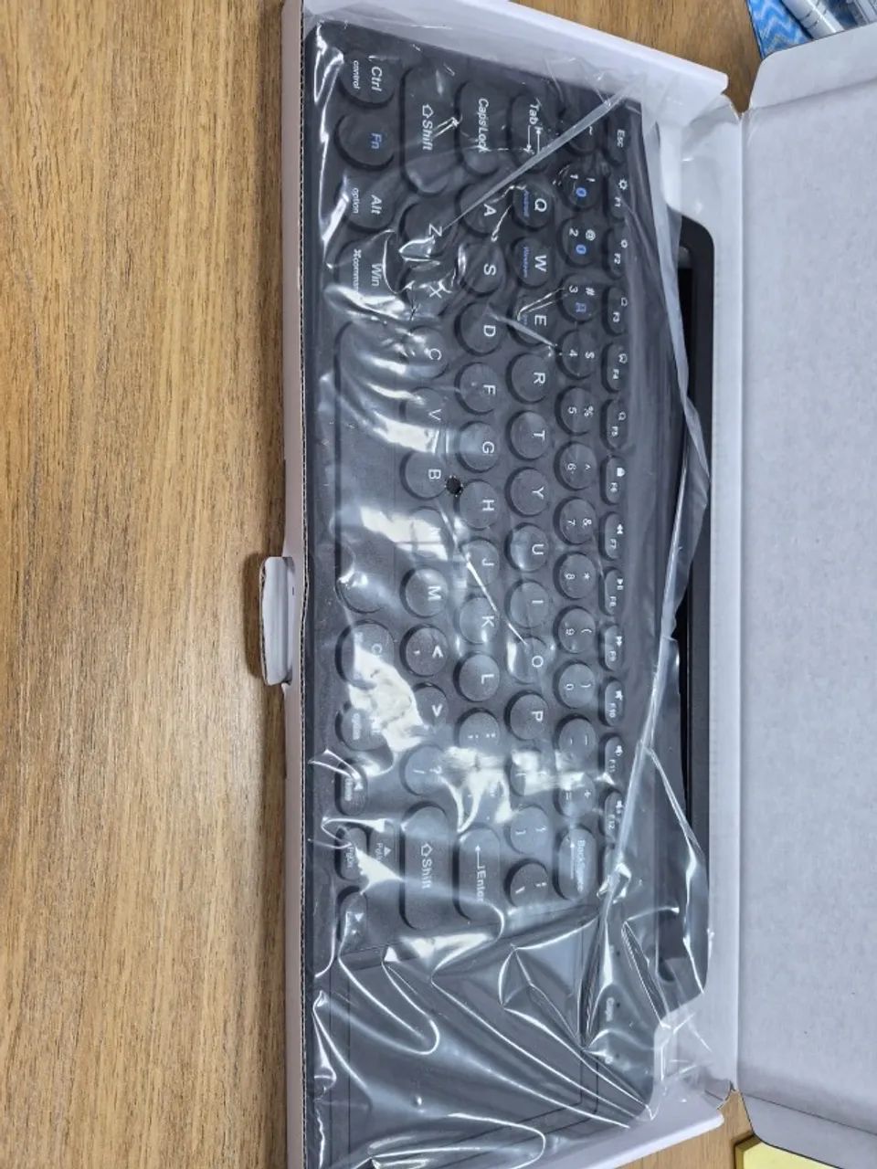 Teclado com Touchpad Sem Fio - Foto 3