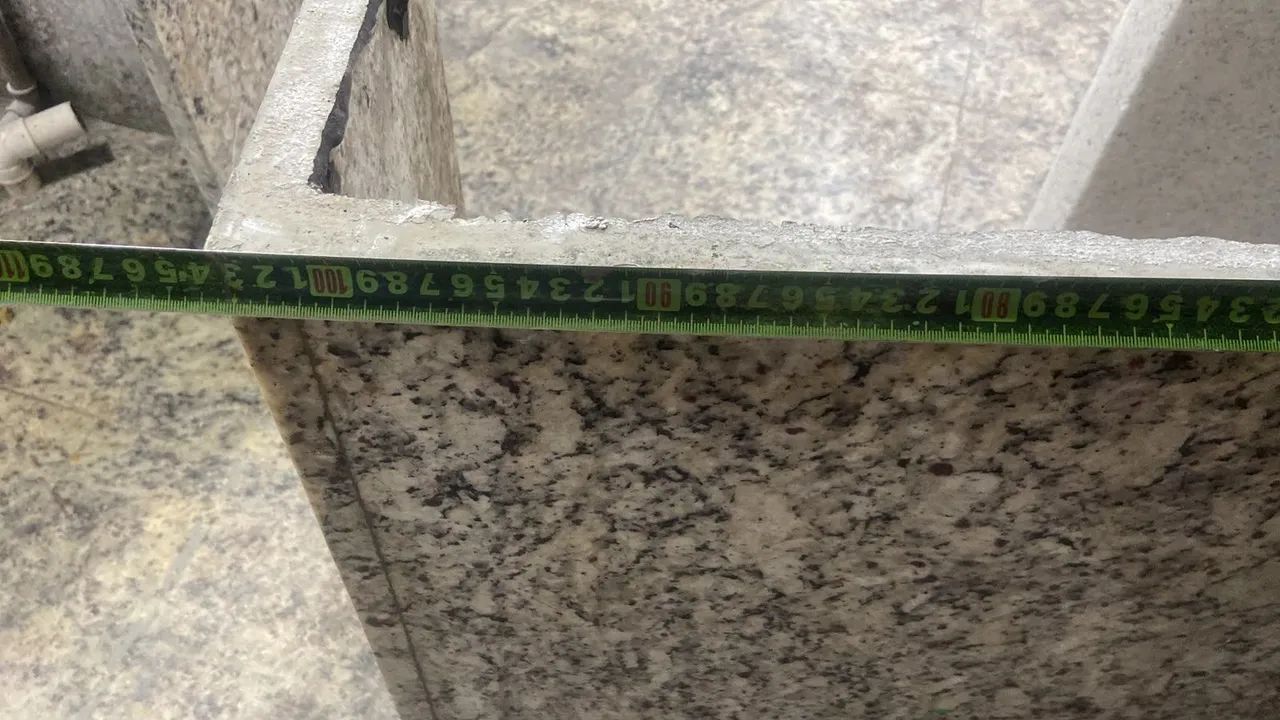 Pedra granito em nome estado