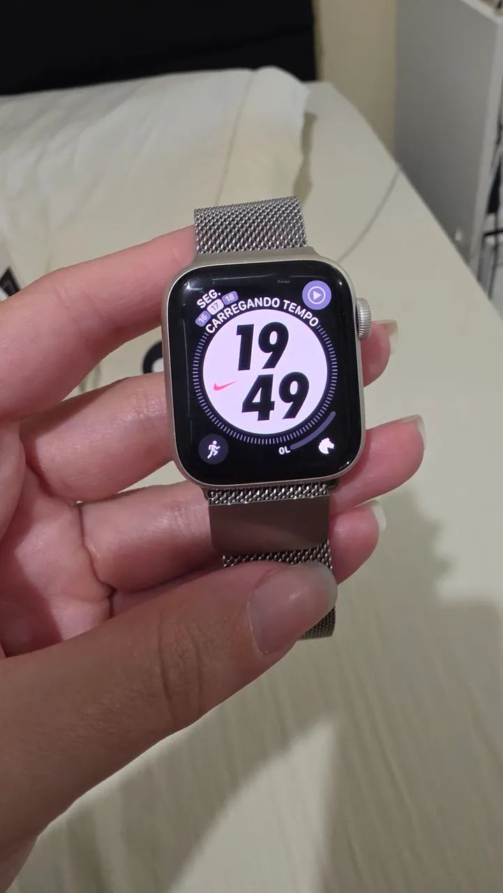 Apple Watch SE 2 Starlight
