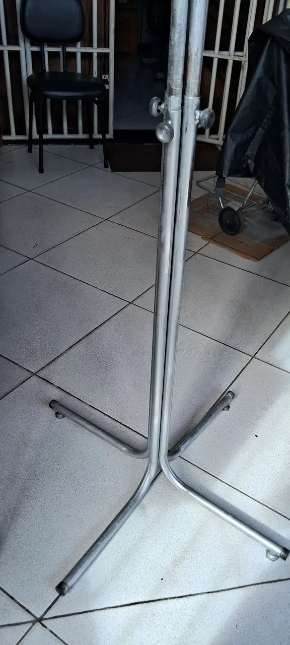 Vendo Arara em aço cromado  - Foto 5