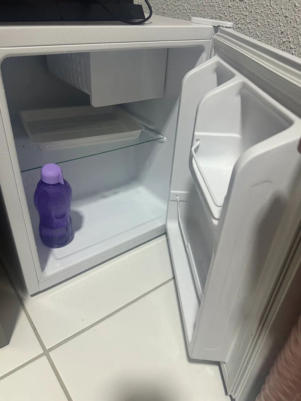 Frigobar Hisense 600 reias 