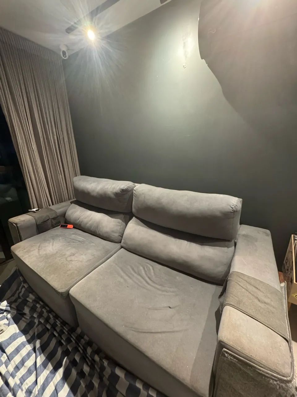 Sofa retratil cinza Suede - 3 lugares