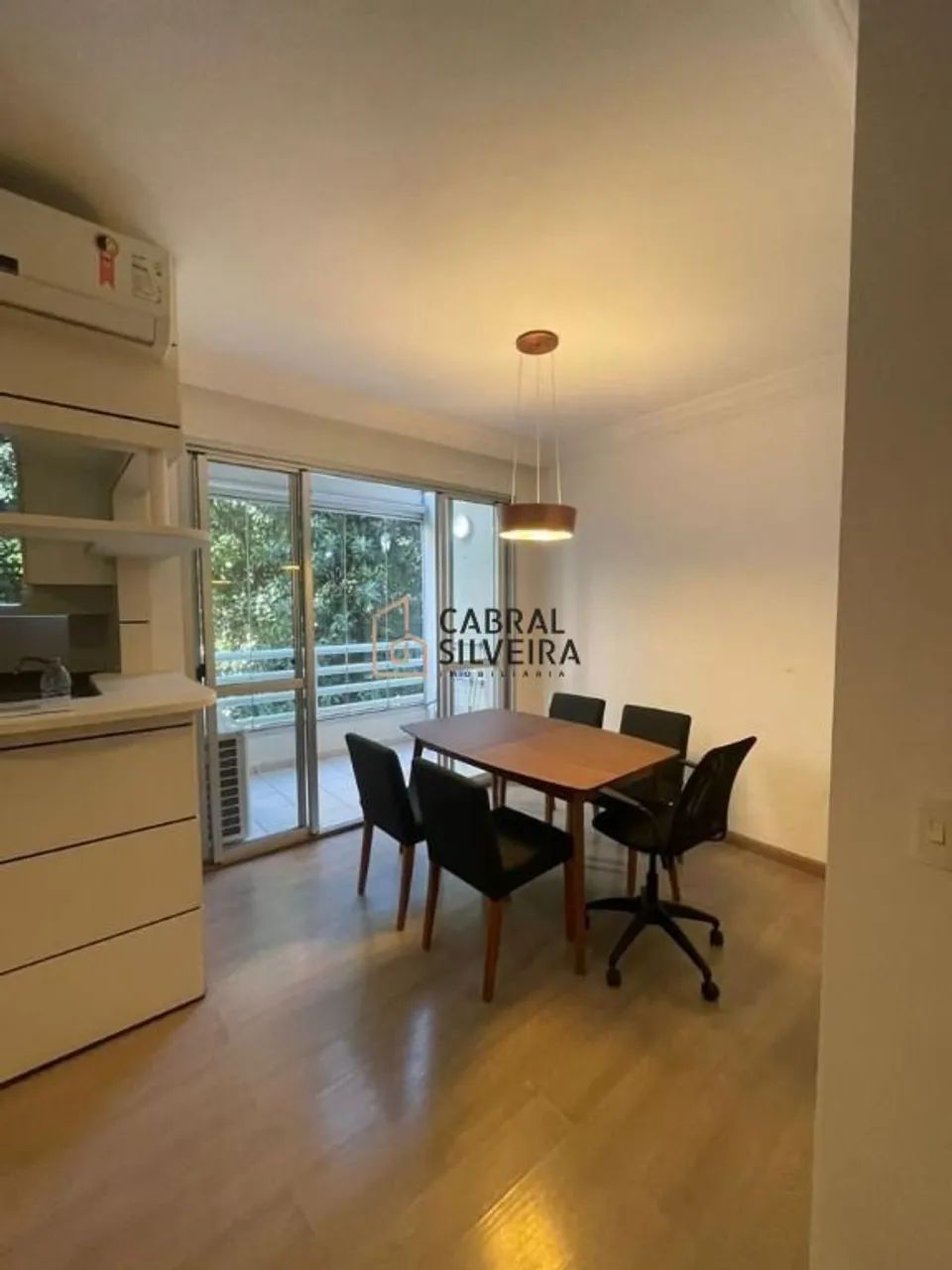 Apartamento com 2 Dormitórios à Venda em Moema