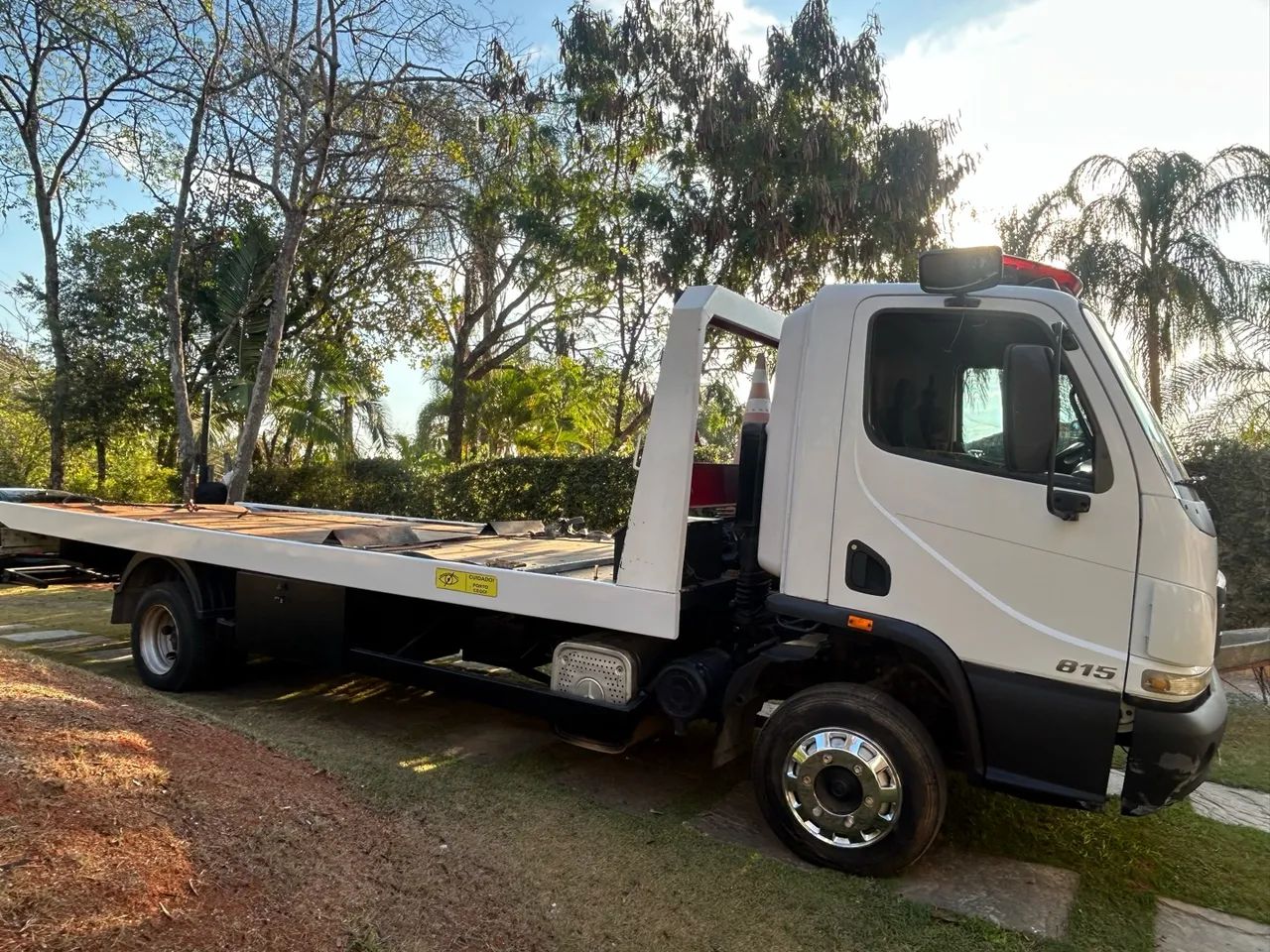 Caminhãoplataforma com asa delta  - Foto 4