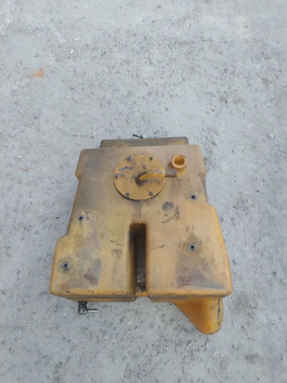 Vendo tanque hidráulico 416E Caterpillar 246-5286
