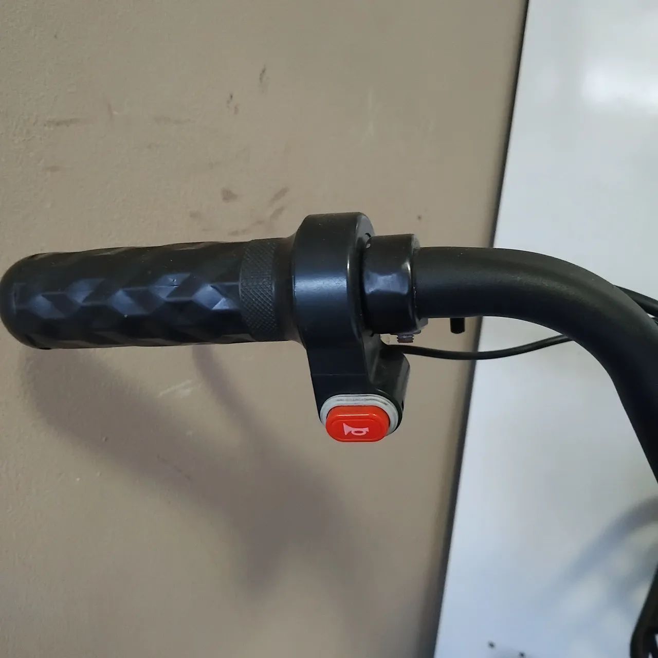 Motinha elétrica com pedal  - Foto 4