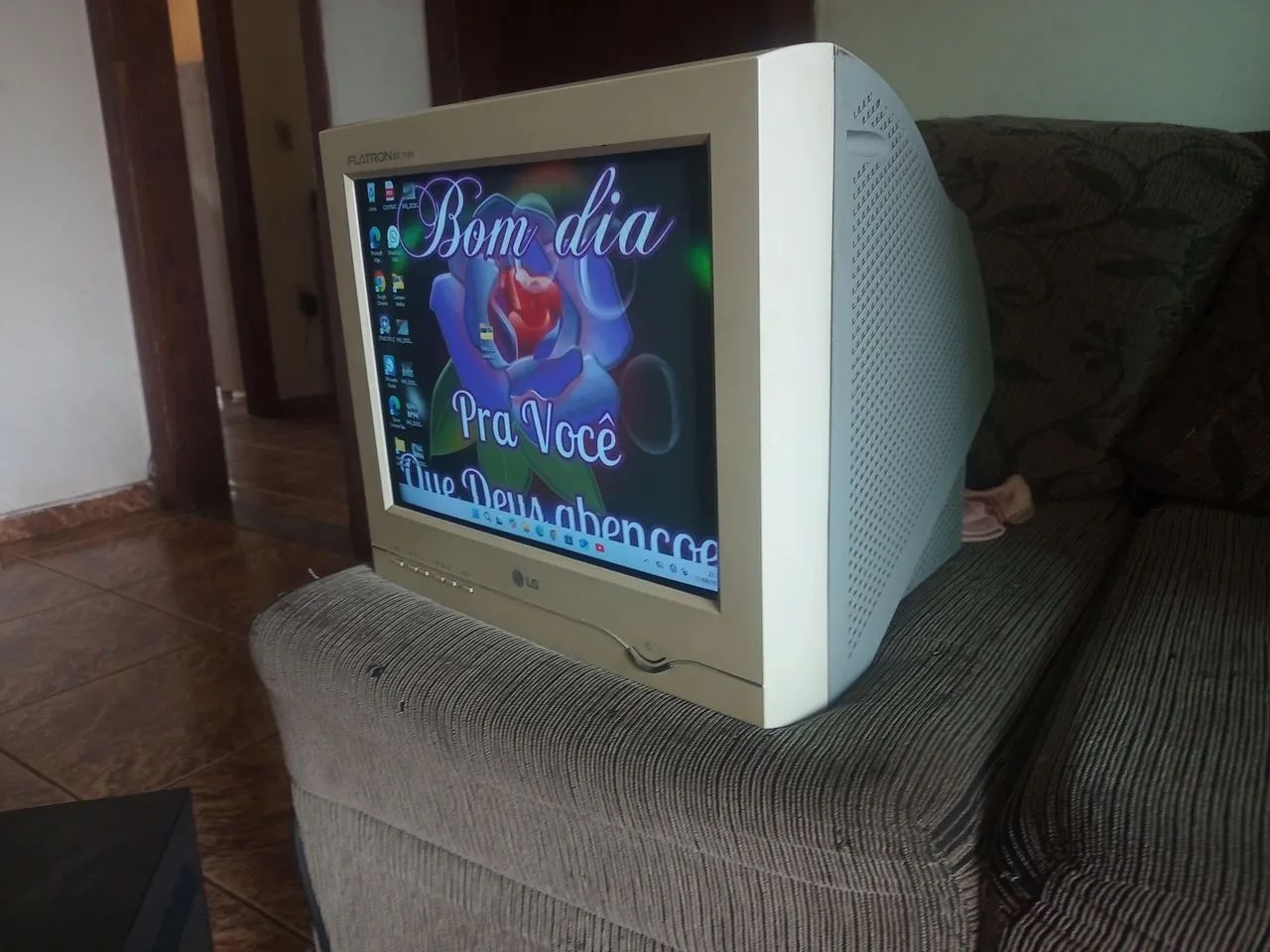 Monitor CRT LG 15 polegadas tela plana 