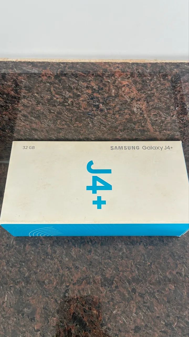Celular Samsung j4 +super novo 