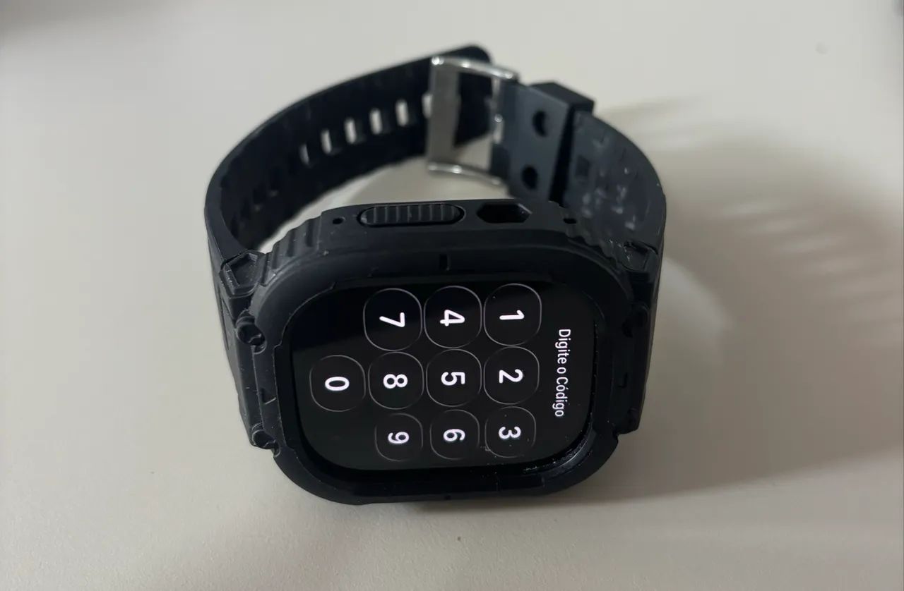 Apple Watch Ultra 2 com caixa de titânio de 49mm e pulseira loop Trail azul. - Foto 3