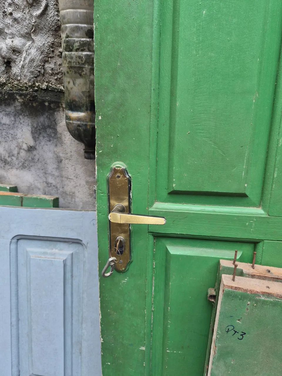 Portas e Janelas de madeira maciça  - Foto 2