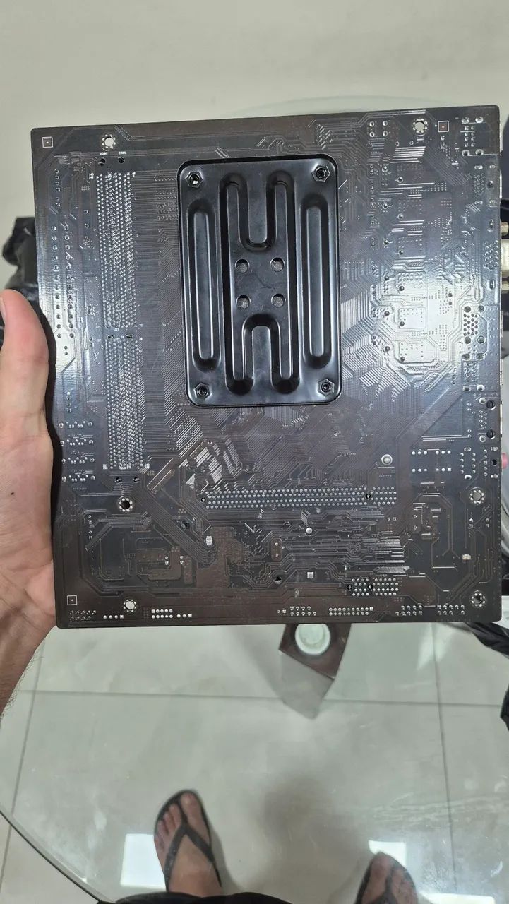 Placa mãe AM4 para retirada de peças ou conserto - Foto 3