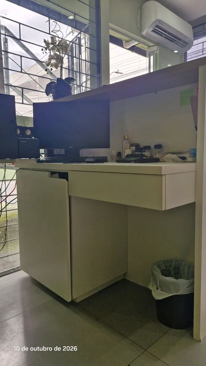 Vendo balcão caixa em MDF 