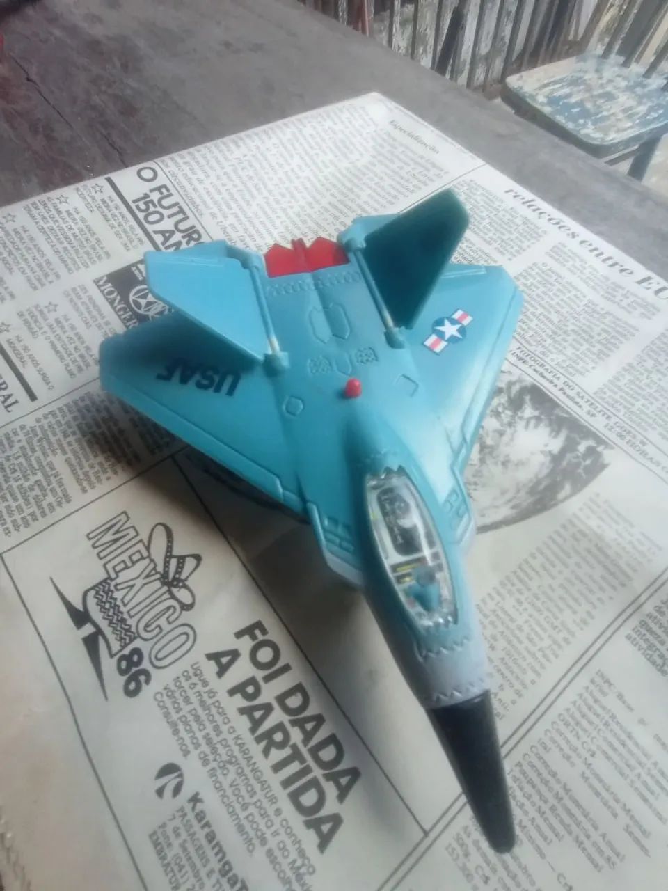 Avião de plástico 