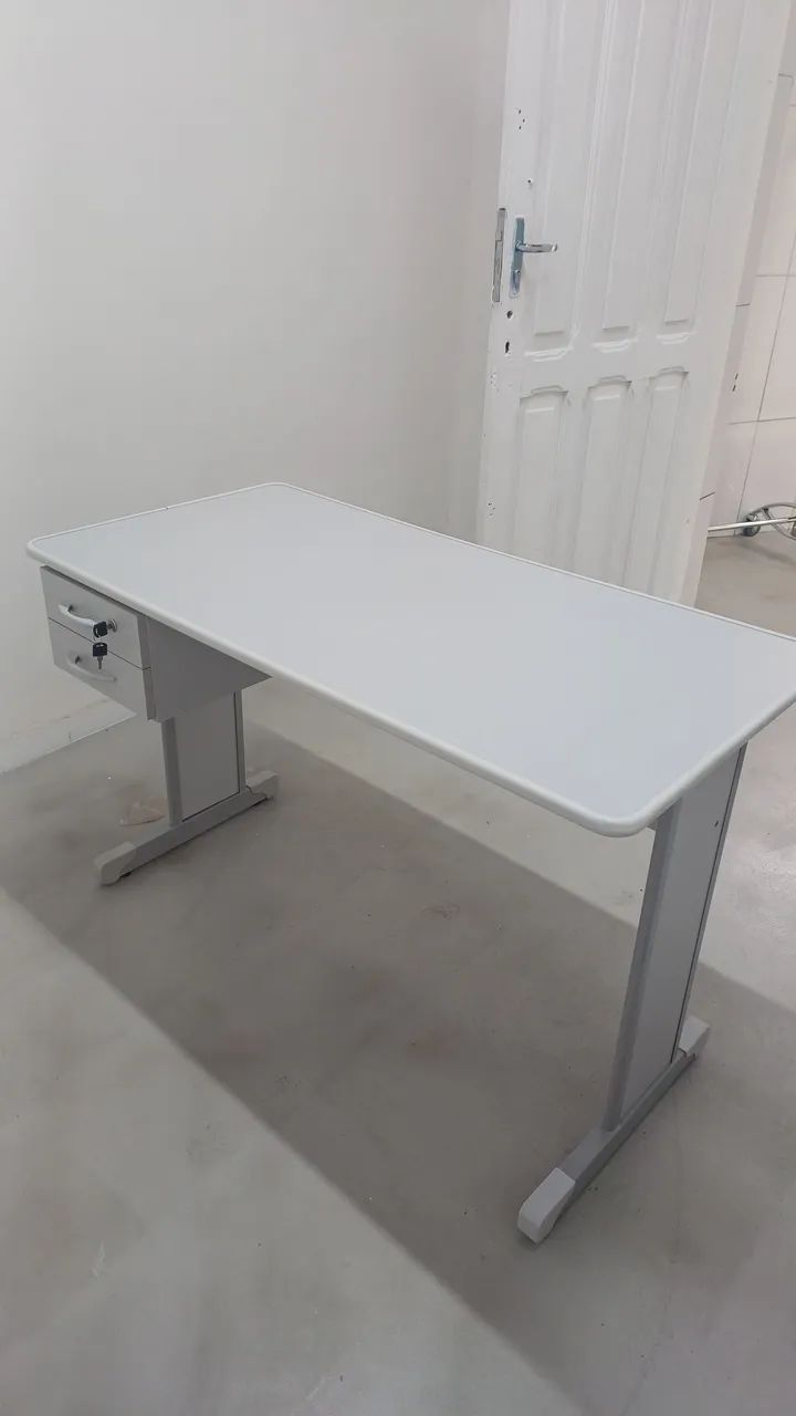 Mesa escrivaninha 1.20 cm com 2 gavetas.( só novas ) - Foto 4